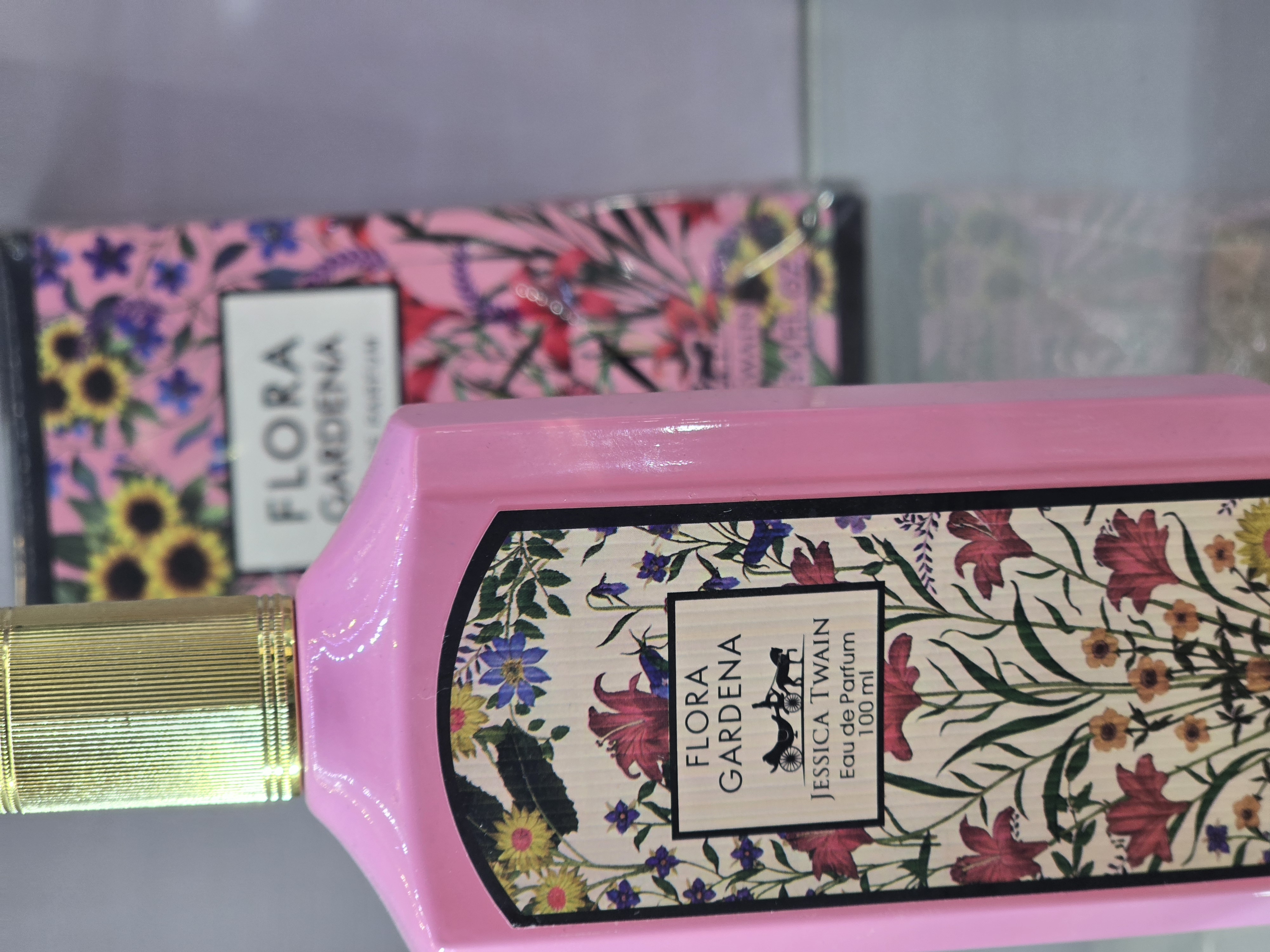 عطر فلورا گاردنا - جسیکا تویین